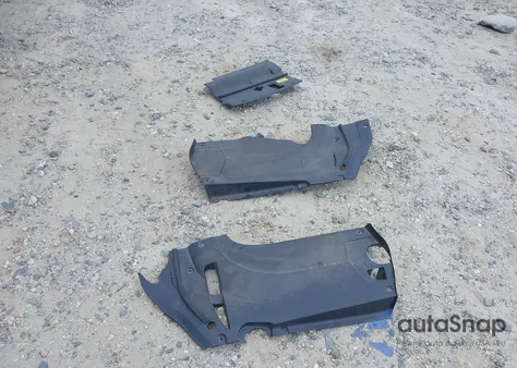 2011 Lexus Lx 570 z USA, uszkodzony, nr VIN JTJHY7AX9B4063946